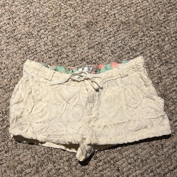 Lace shorts - Picture 1 of 3